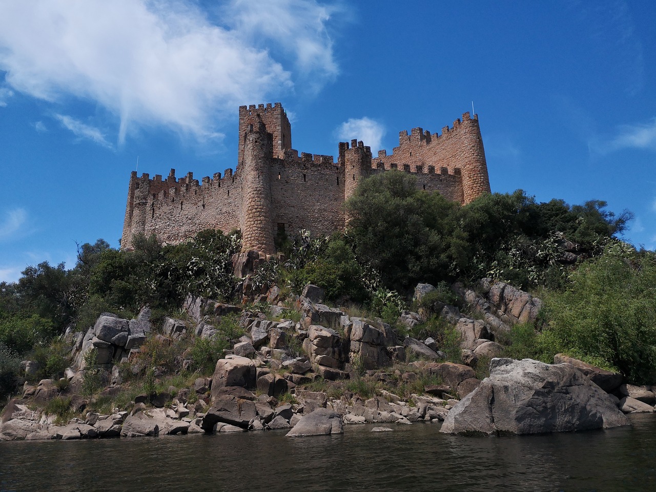 Castelo de Almourol - destination wedding in Portugal Castelo de Almourol - destination wedding in Portugal