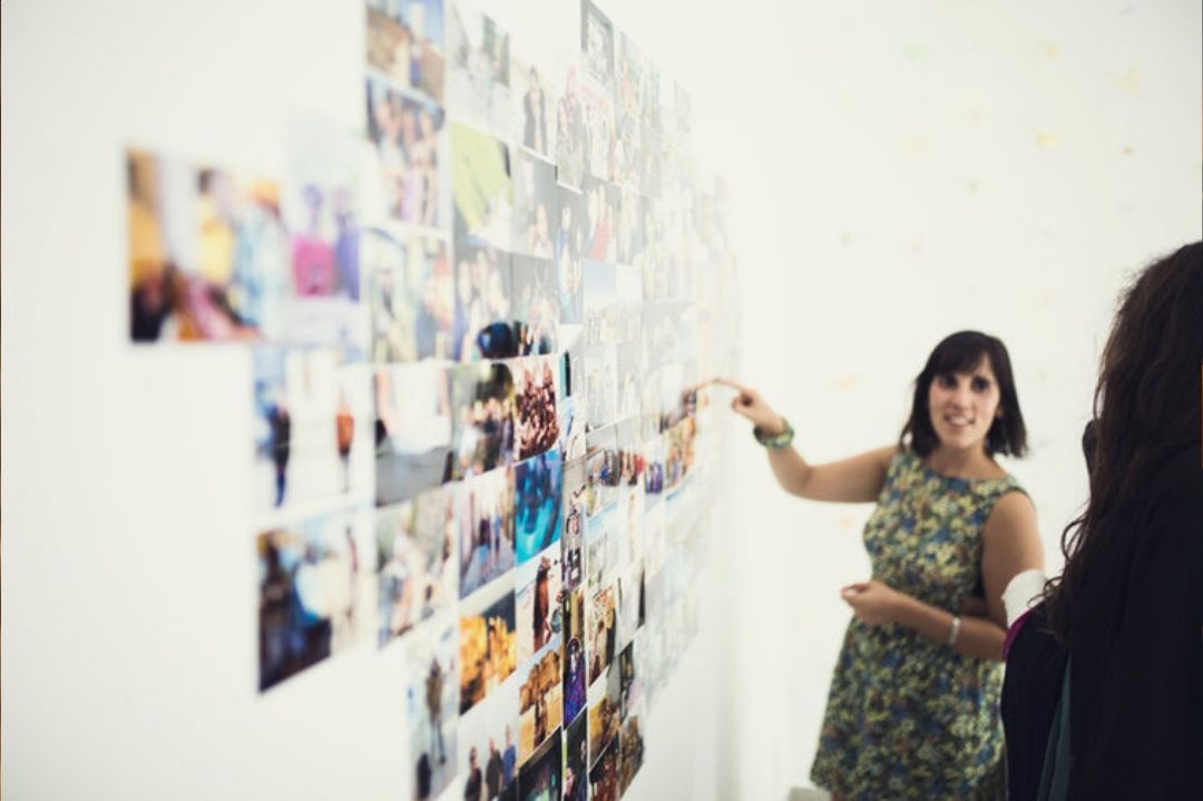 mural de fotografias dos noivos em decoração de casamentos mural de fotografias dos noivos em decoração de casamentos