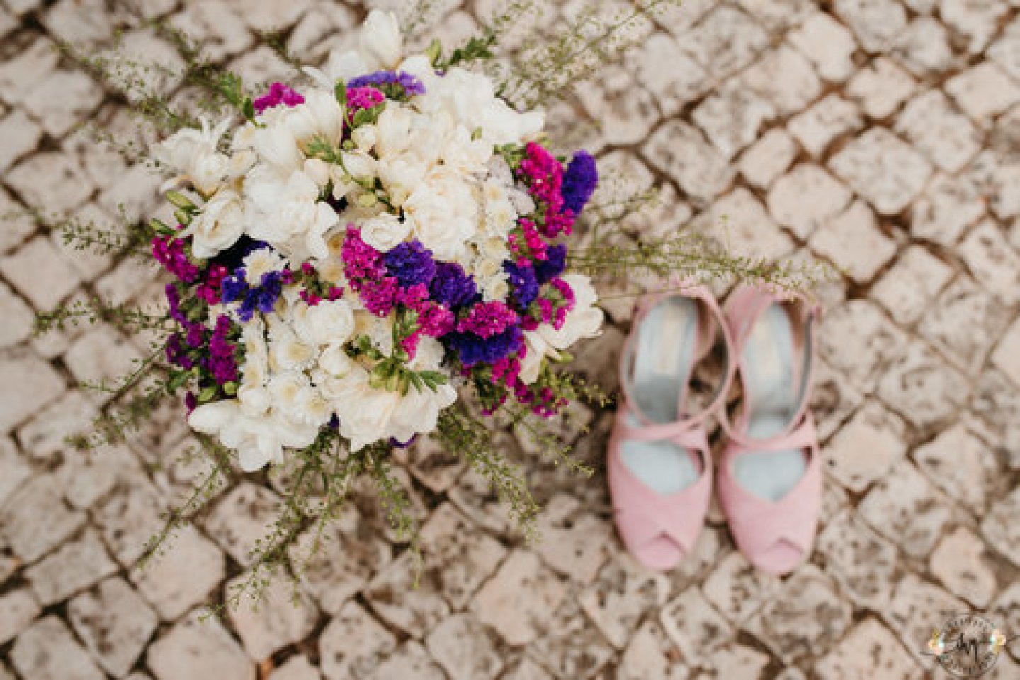 casamento rustico com cao de alianças